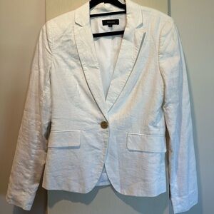 RW&CO White Linen Blazer with Notched Lapels and Structured Shoulders